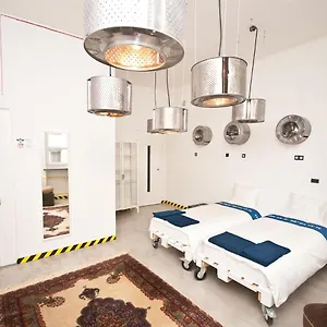 Lofthotel Przychodnia , Warszawa Polska